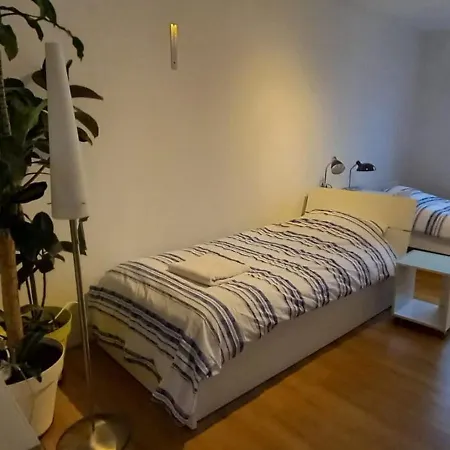 Private Rooms, Free Parking, Luxury Villa, Close To The Center *