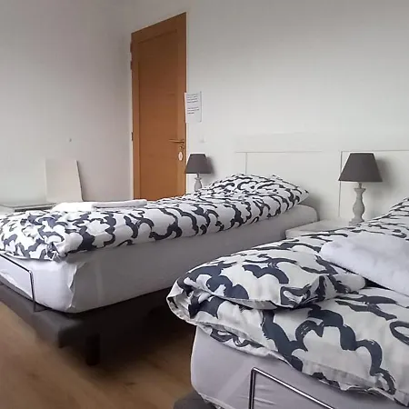 Private Rooms, Free Parking, Luxury Close To The Center *