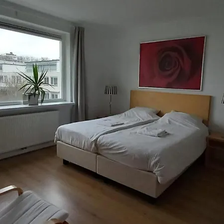 ゲストハウス Private Rooms, Free Parking, Luxury Villa, Close To The Center