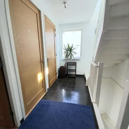 Private Rooms, Free Parking, Luxury Close To The Center
