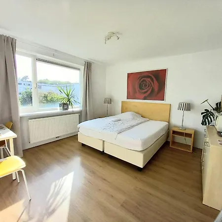 Private Rooms, Free Parking, Luxury Close To The Center *