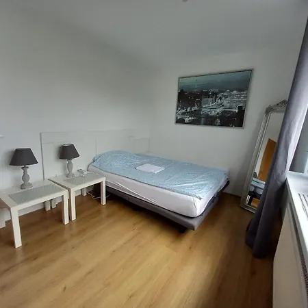 Private Rooms, Free Parking, Luxury Close To The Center Penzion