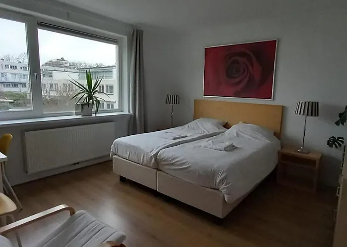 Affittacamere Private In Luxury Villa, Free Parking, Close To The Center