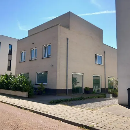 Couette-café Luxury Villa, Free Parking, Close To The Center *